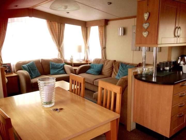 3 Bedroom 2 Bathroom Prestige Caravan Presthaven Sands Talacre Exterior foto
