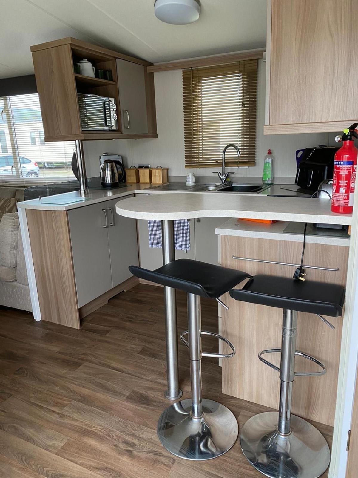 3 Bedroom 2 Bathroom Prestige Caravan Presthaven Sands Talacre Exterior foto